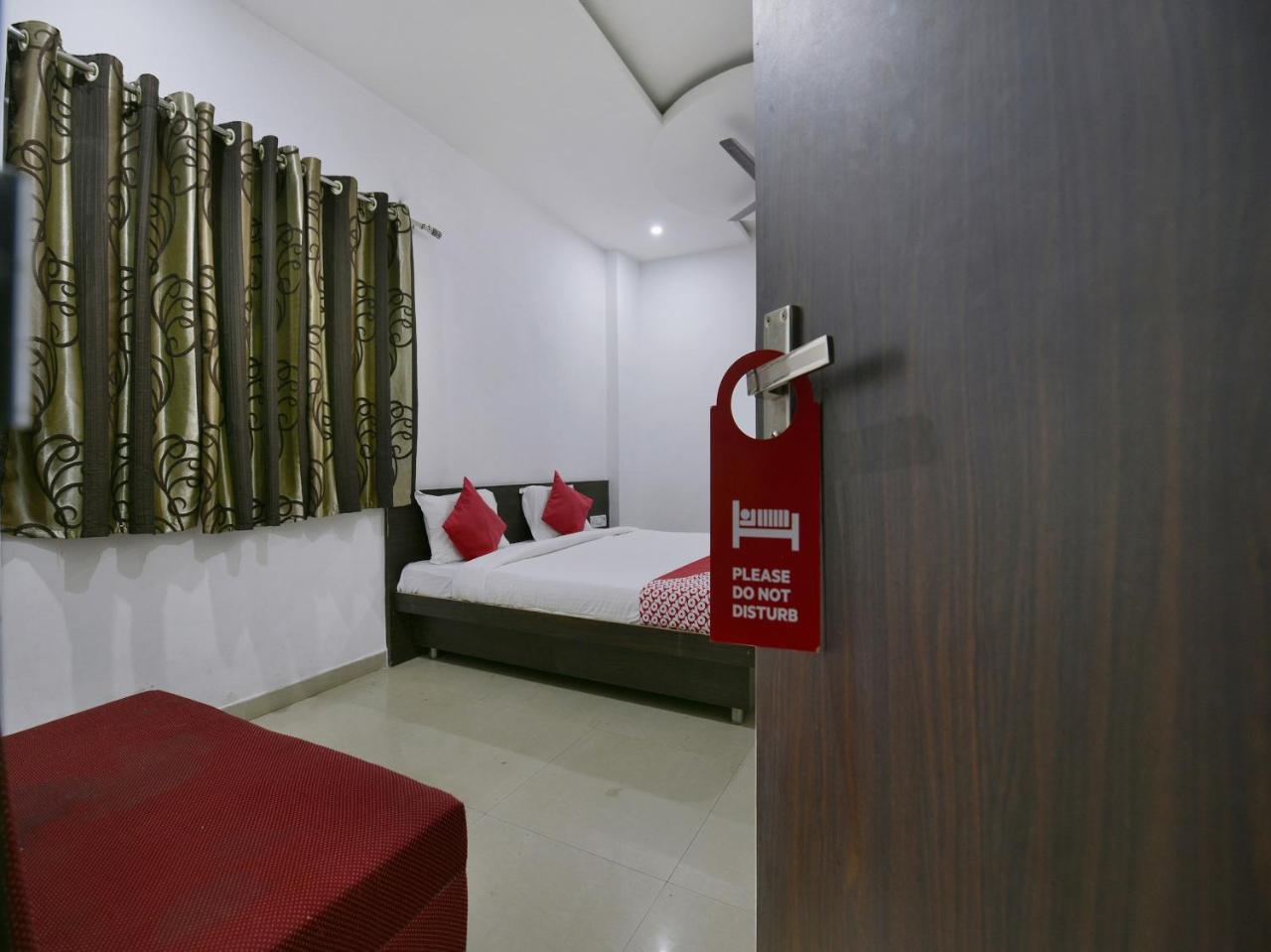 Oyo 9969 Hotel Kshipra Dham Ujjain Bagian luar foto