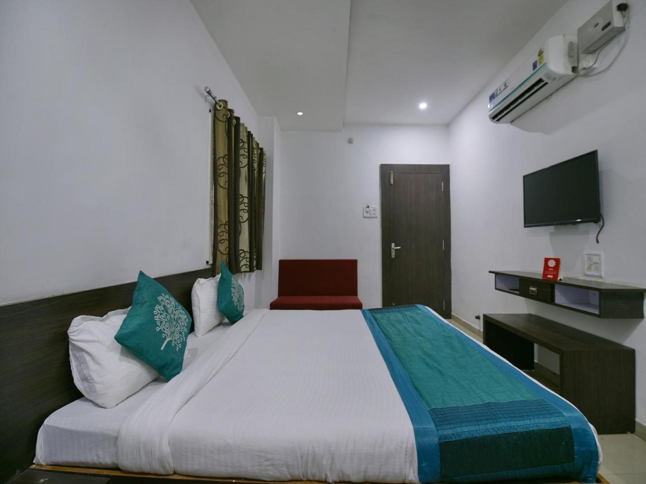 Oyo 9969 Hotel Kshipra Dham Ujjain Bagian luar foto