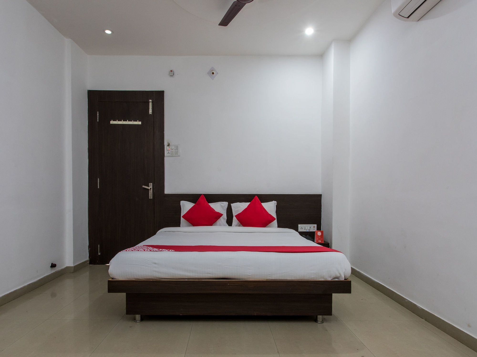 Oyo 9969 Hotel Kshipra Dham Ujjain Bagian luar foto