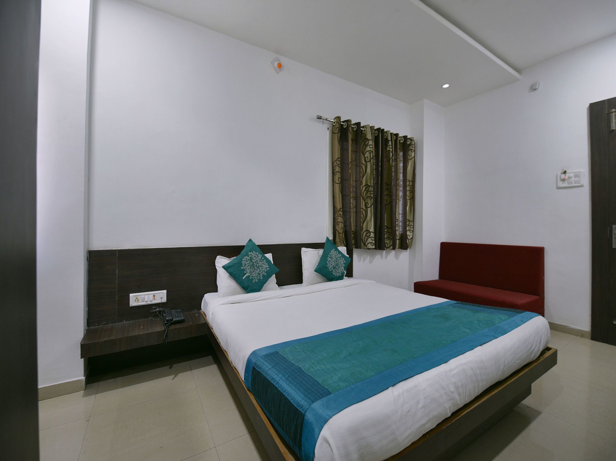 Oyo 9969 Hotel Kshipra Dham Ujjain Bagian luar foto