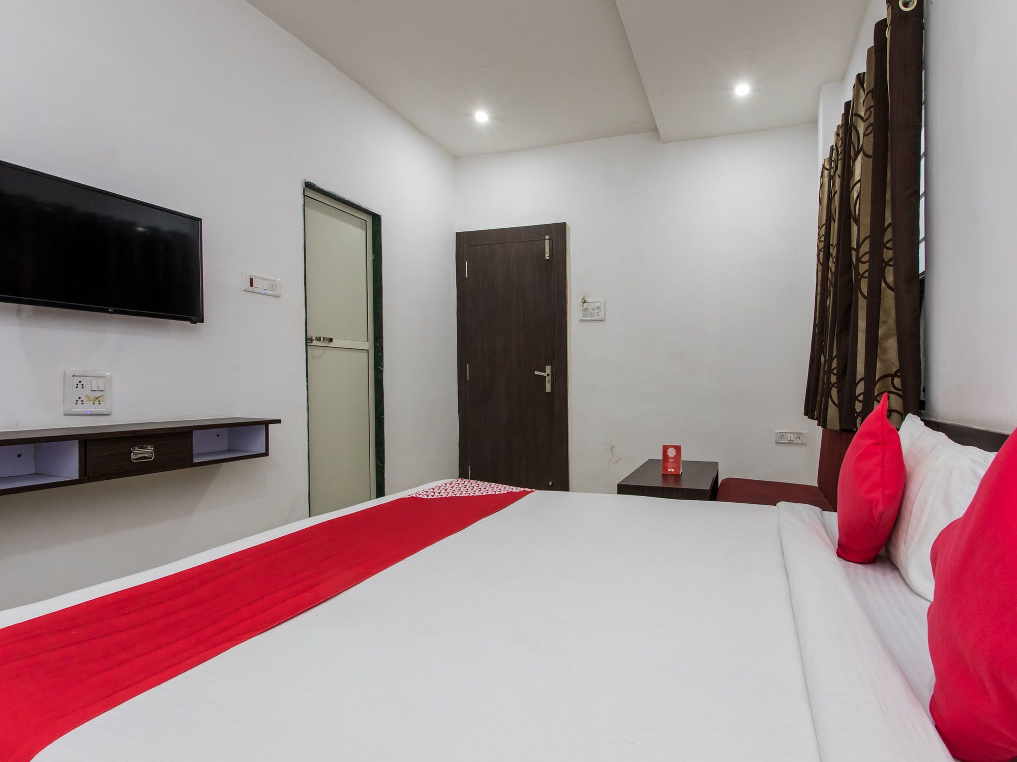 Oyo 9969 Hotel Kshipra Dham Ujjain Bagian luar foto