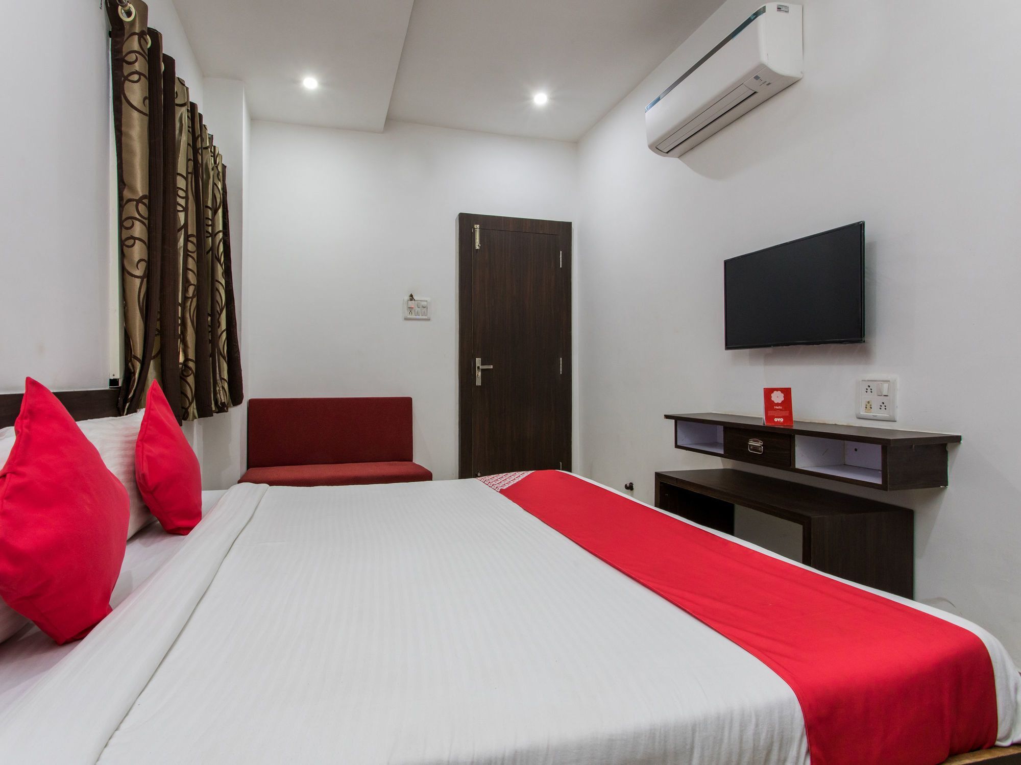 Oyo 9969 Hotel Kshipra Dham Ujjain Bagian luar foto
